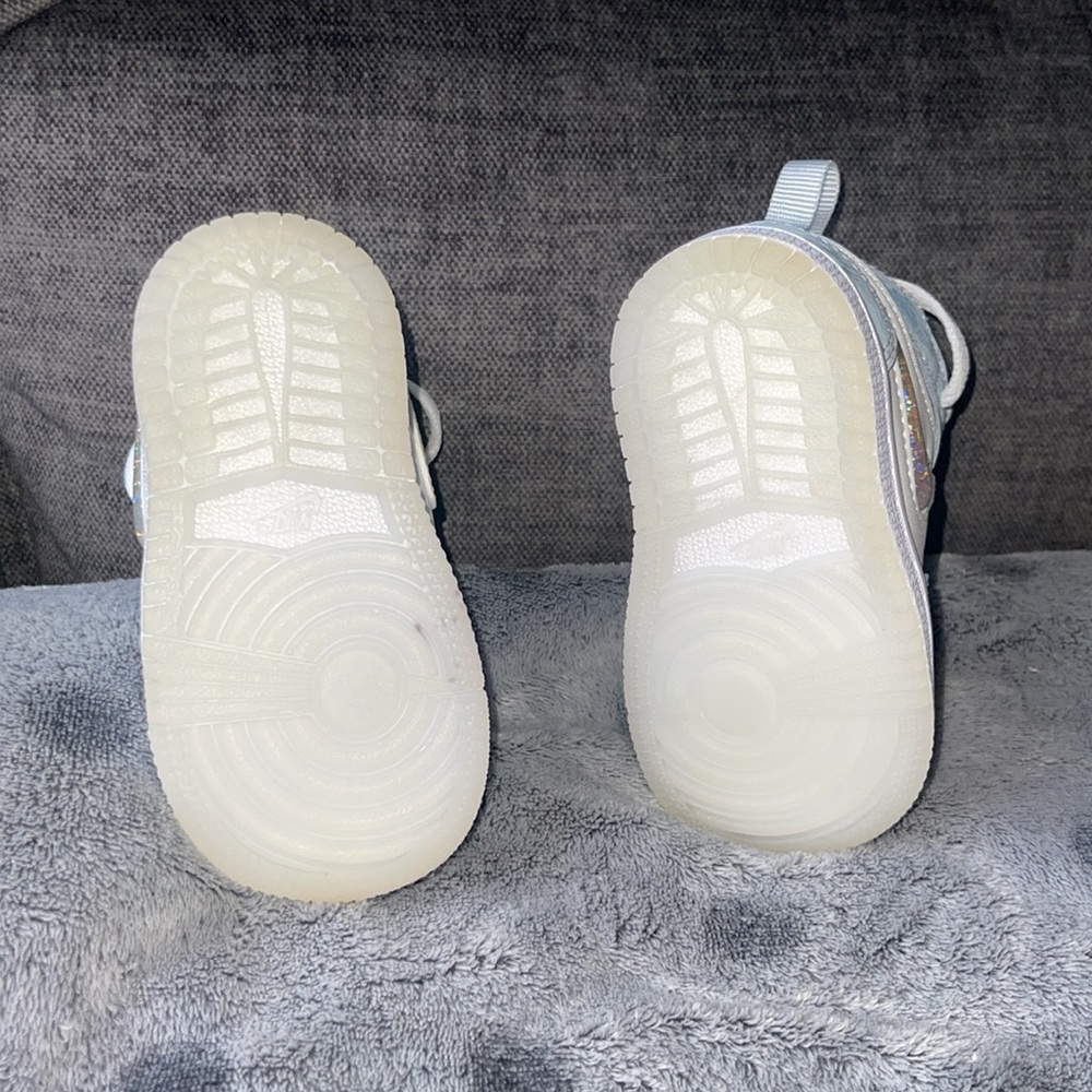 Jordan 1 Mid - Picture 4 of 6